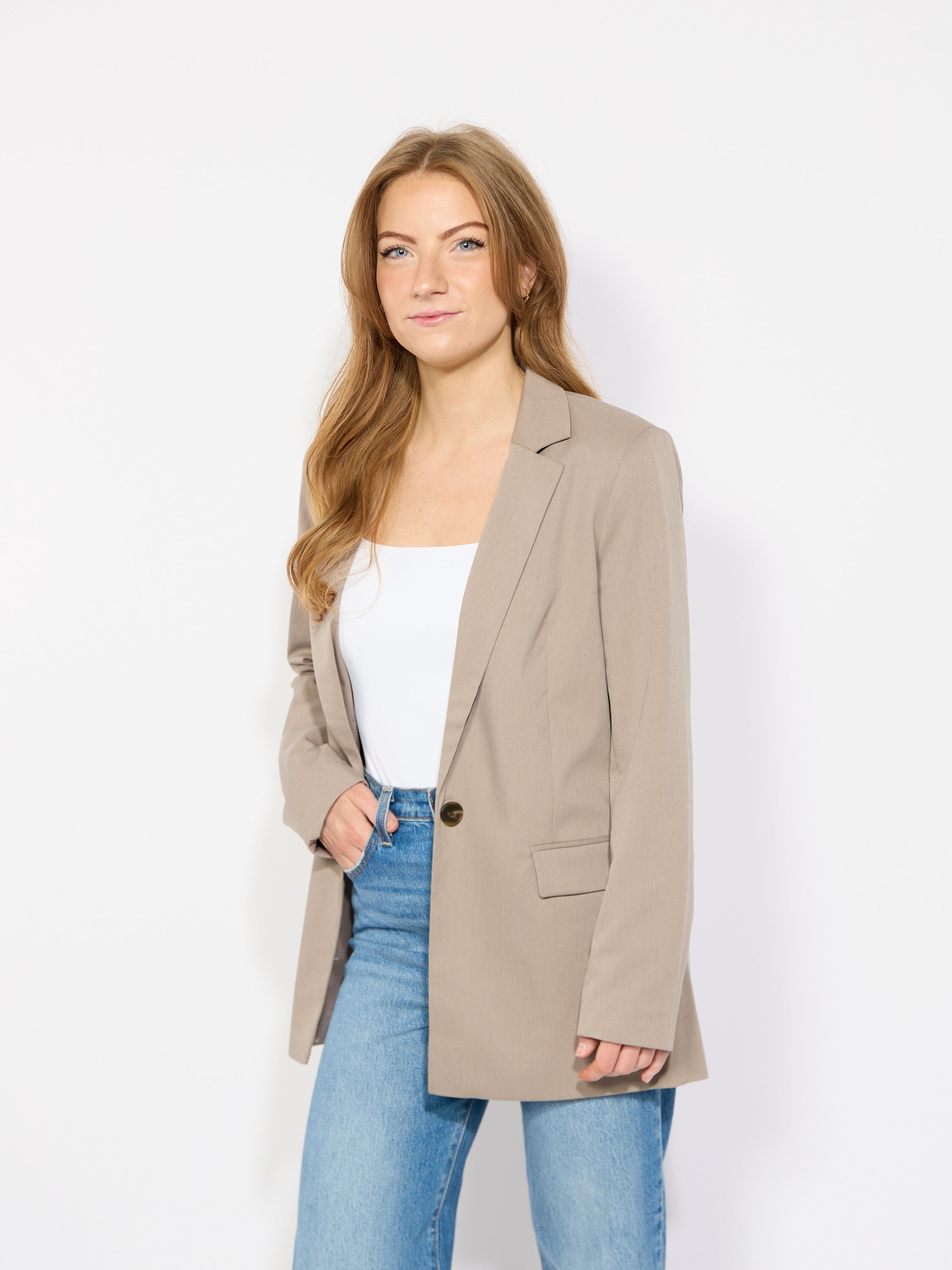 Nila Slim Blazer