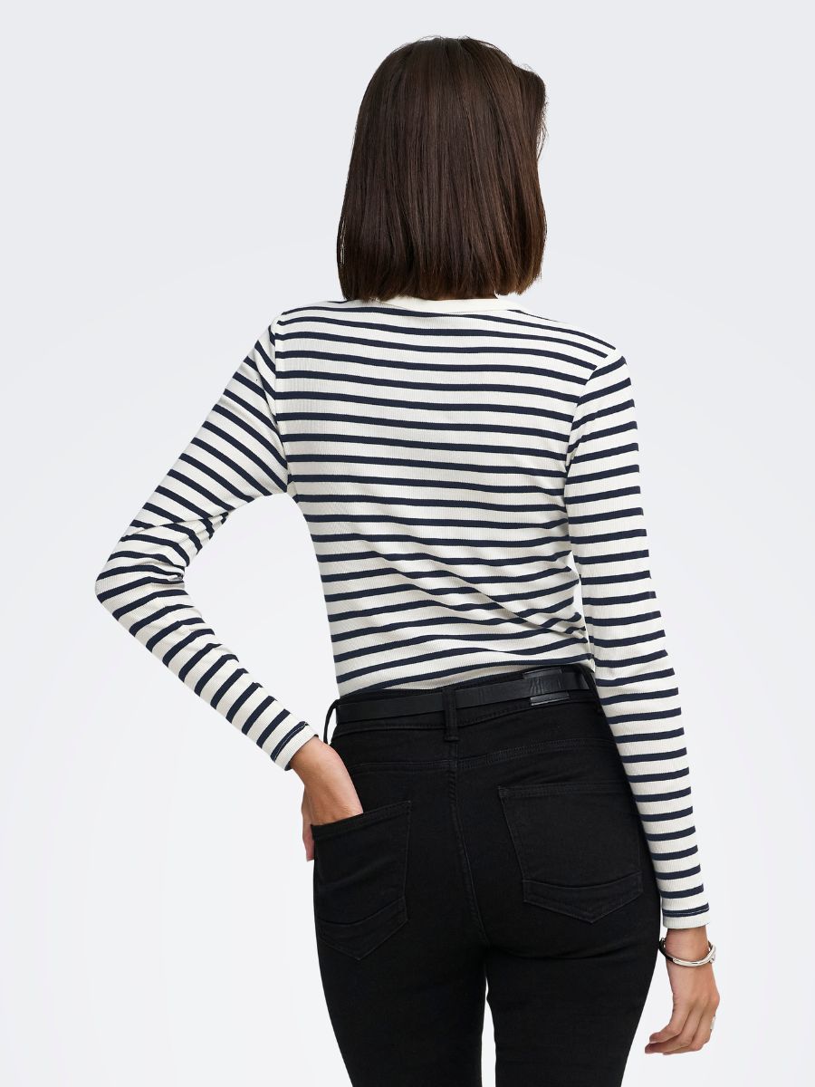 Lucky Long Sleeve O-Neck Top