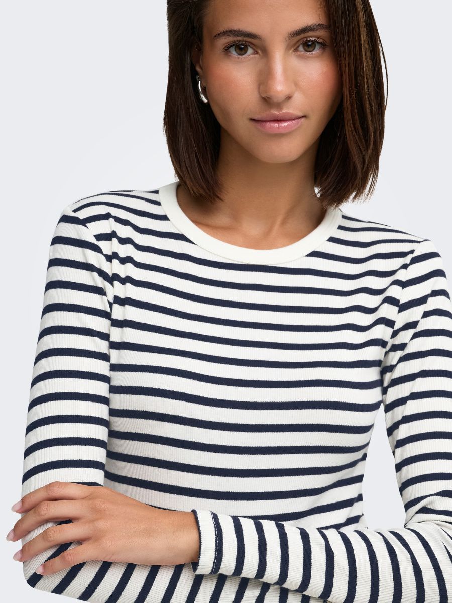 Lucky Long Sleeve O-Neck Top