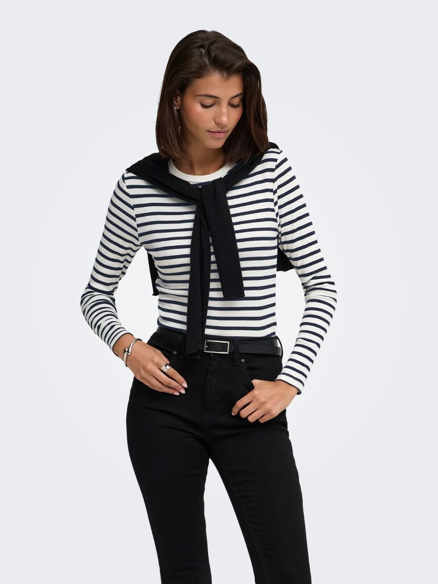 Lucky Long Sleeve O-Neck Top