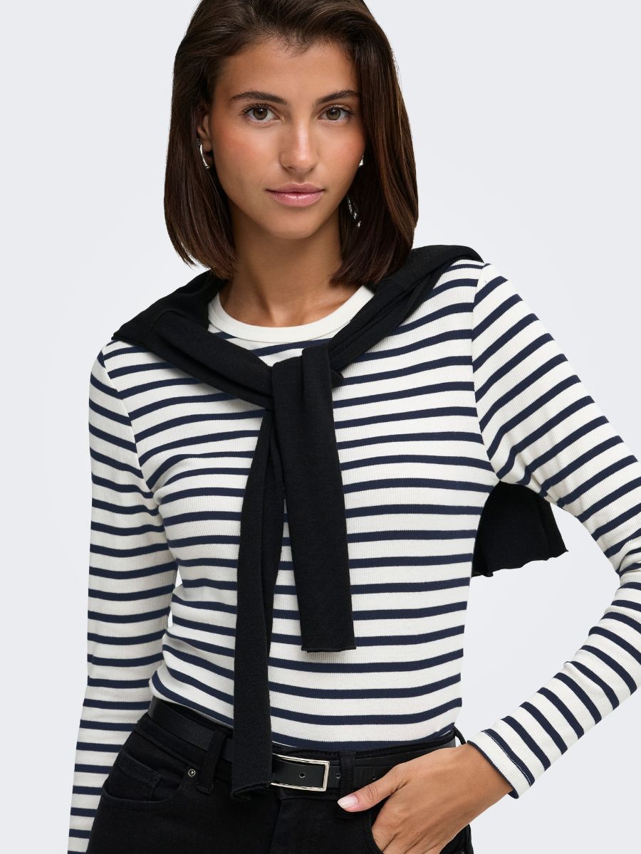 Lucky Long Sleeve O-Neck Top