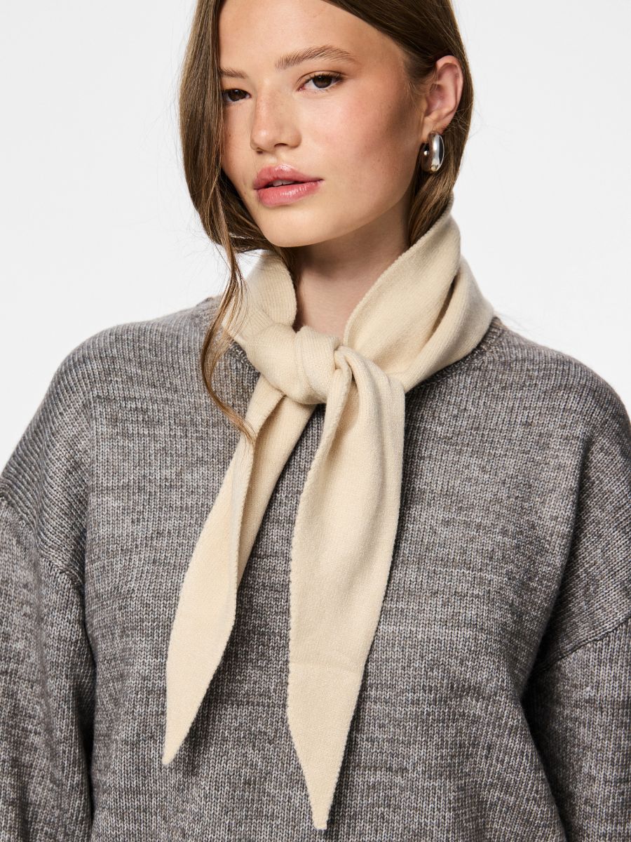 Komma Triangle Scarf