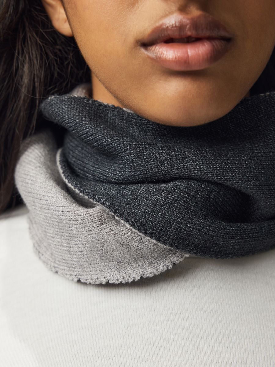 Komma Triangle Scarf