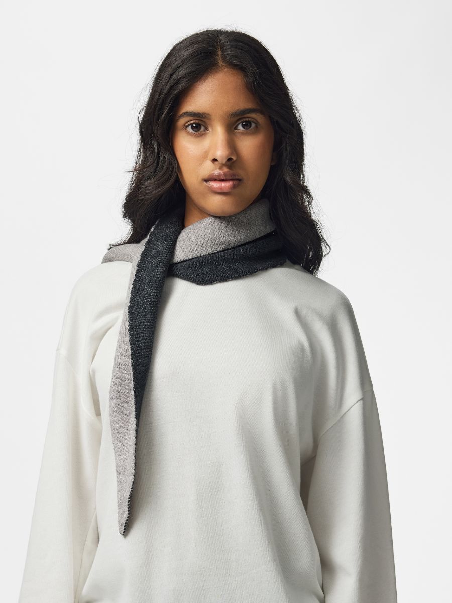 Komma Triangle Scarf